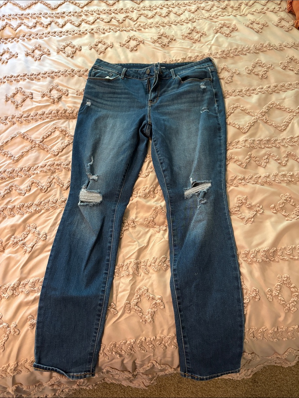 Distressed old navy pop icon skinny jeans